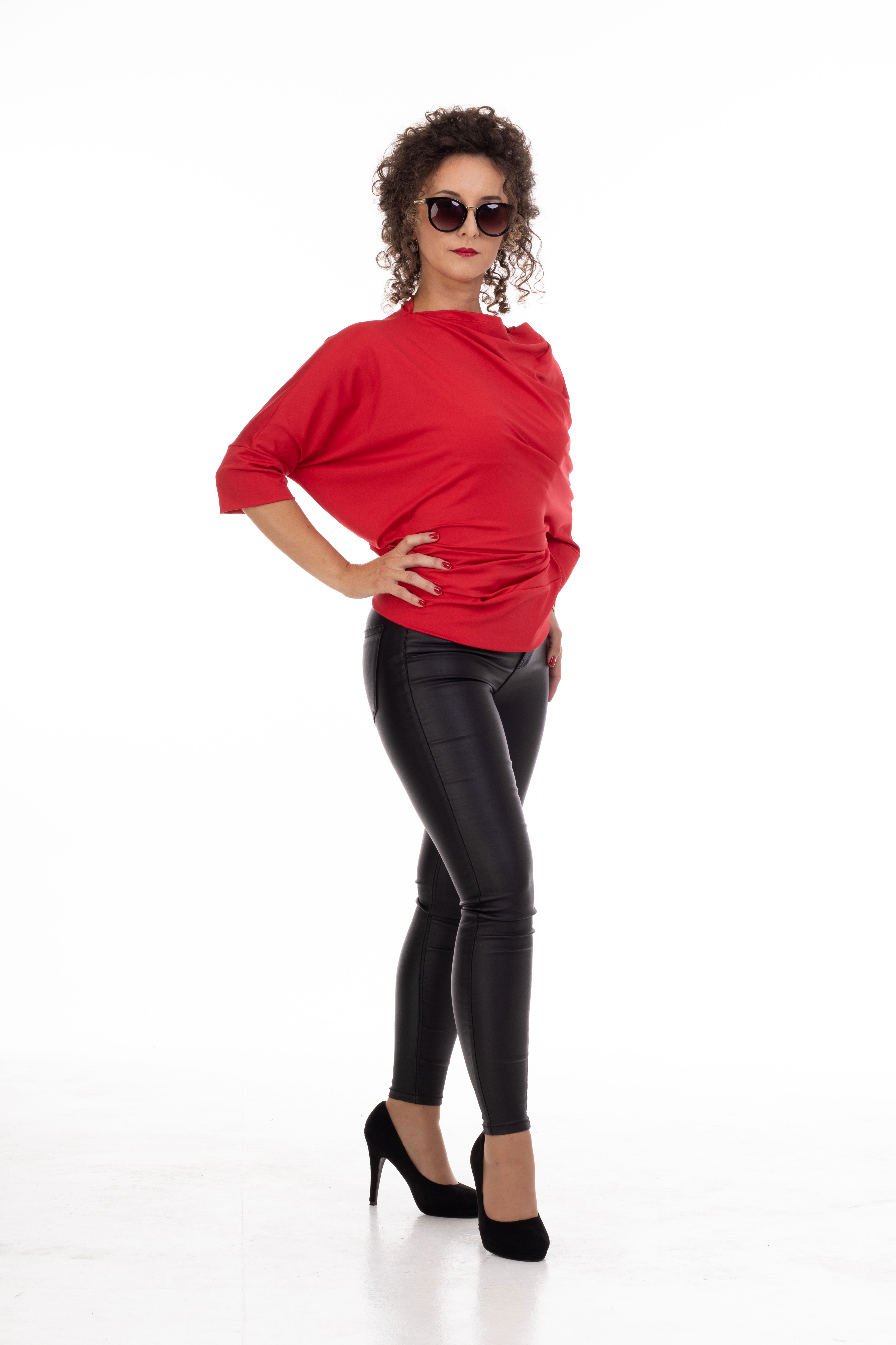 crvena bluza od likre